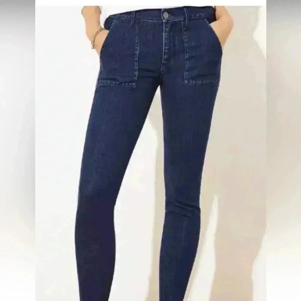 Levi Strauss Mid Rise Skinny  Medium Wash Jeans Size 27